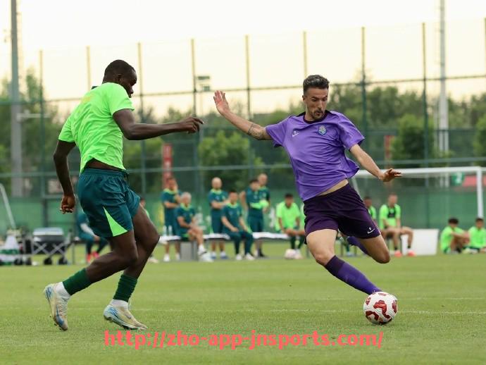 江南体育APP下载-法甲经典比赛阵容回顾及战术布置分析